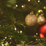 Duży wybór bombek choinkowych – przewodnik po najpiękniejszych ozdobach świątecznych z RemiDecor